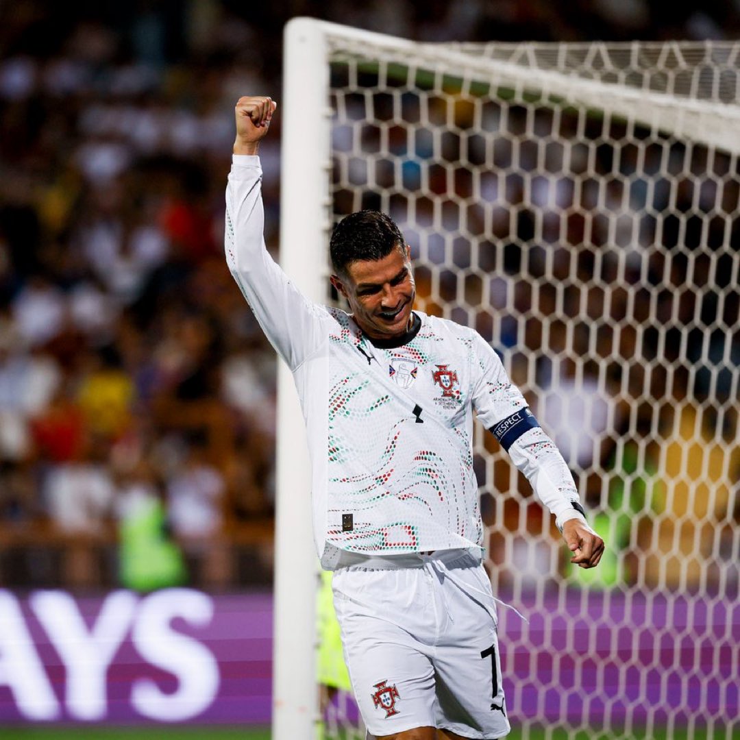 Piers Morgan (@piersmorgan) on Twitter photo The three nailed down certainties in life: death, taxes and <a href="/Cristiano/">Cristiano Ronaldo</a> scoring goals.
40 years old and still smashing them in, and extending world records. Incredible. ๐๐๐ The three nailed down certainties in life: death, taxes and <a href="/Cristiano/">Cristiano Ronaldo</a> scoring goals.
40 years old and still smashing them in, and extending world records. Incredible. ๐๐๐
