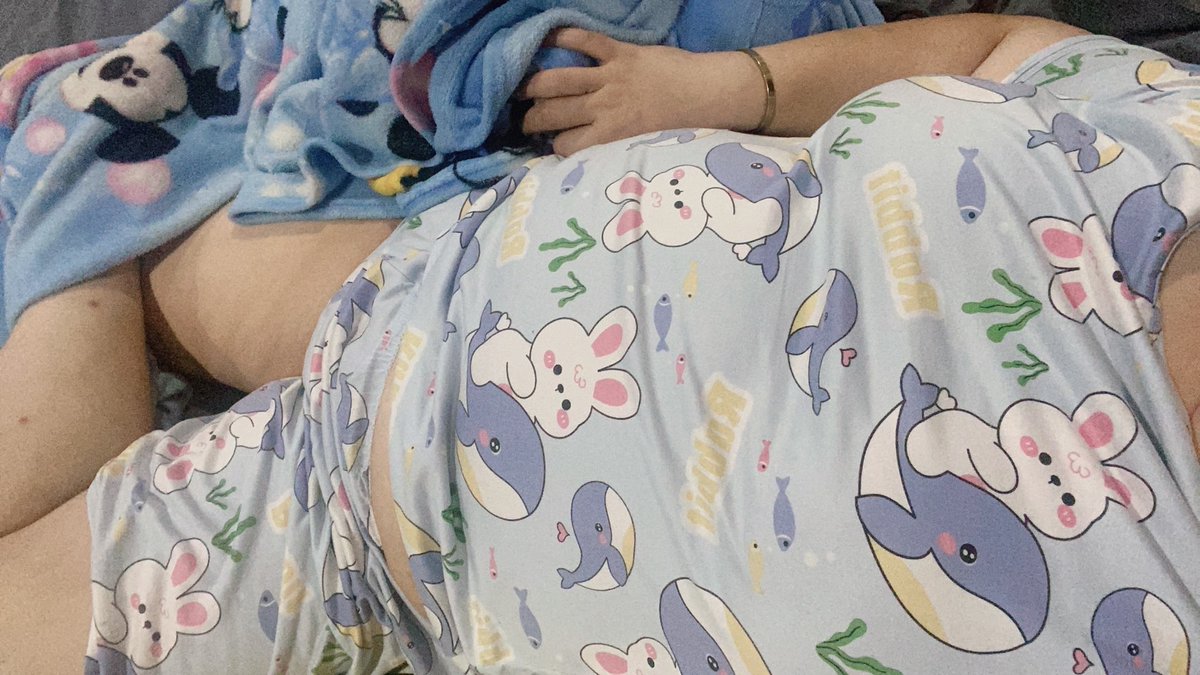 นอนไม่หลับ​ เหงาๆเบื่อๆอากาศก็ดี​ คนคุยก็ไม่มี