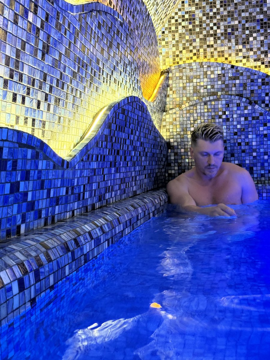 В сауну сегодня приходи, приходи, 
Спящего дракона ты во мне разбуди!