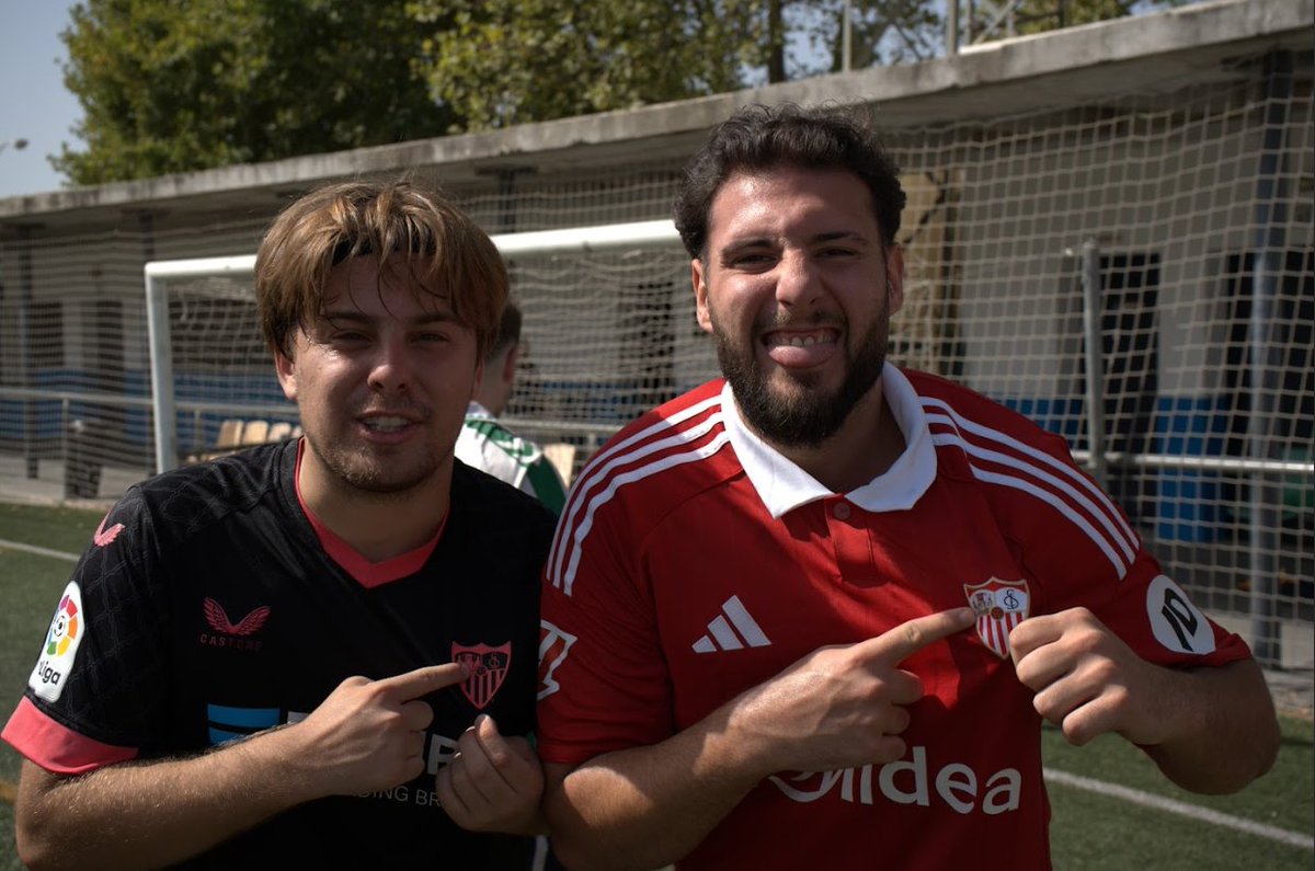 Sevilla es Rojiblanca 🔴⚪️

Hemos ganado 8-7 el derbi Sevilla-Betis de la comunidad de VGC :p