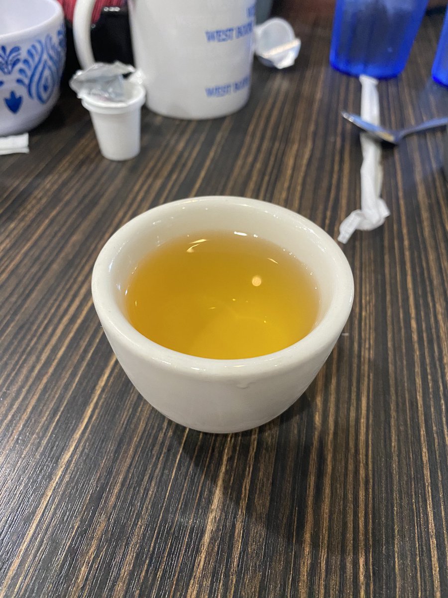 nessybun's tweet photo. Y'ALL 😭😭 LOOK AT MY TINY LITTLE APPLE JUICE https://t.co/IbCWtlT83f