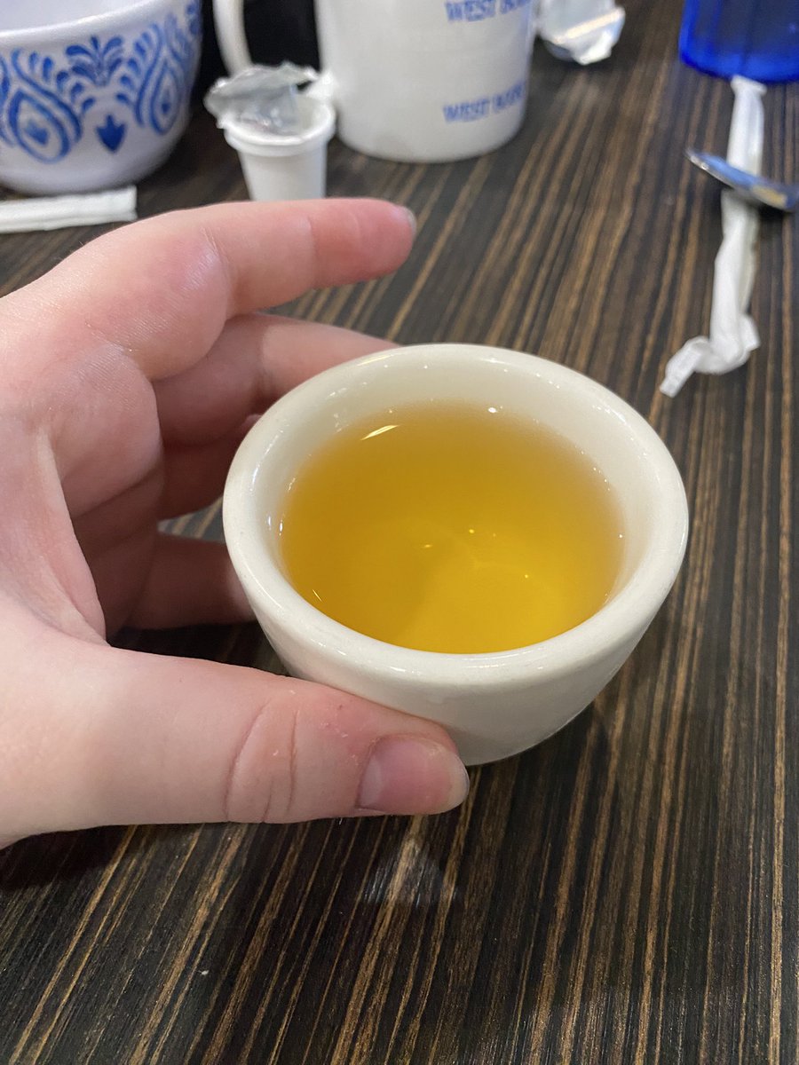 nessybun's tweet photo. Y'ALL 😭😭 LOOK AT MY TINY LITTLE APPLE JUICE https://t.co/IbCWtlT83f