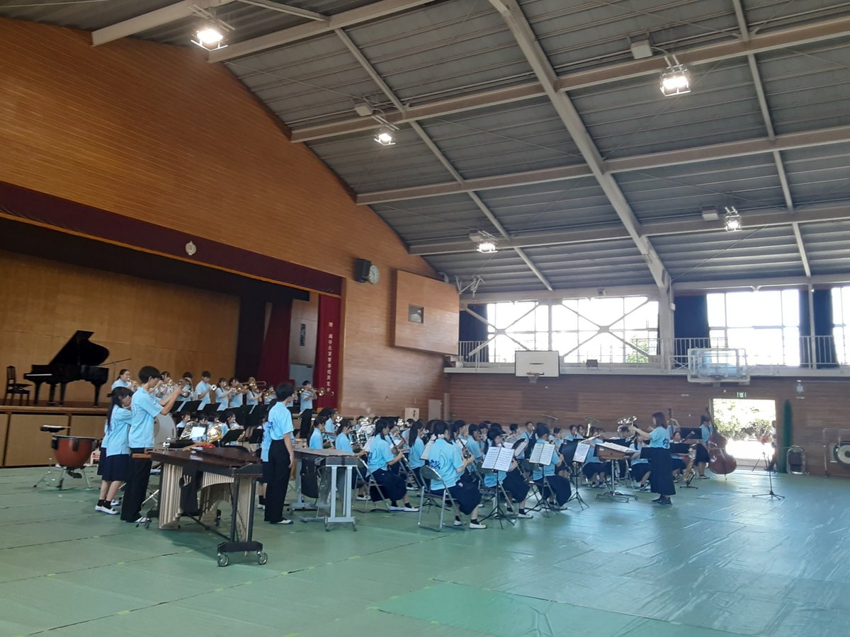 皆様、暑い中のご来場ありがとうございました🎵
手拍子などで一緒に楽しんでいたたけてとても嬉しかったです！
演奏後の拍手や嬉しい言葉もきっと明日に本番を控えているAメンバーの大きな励みになったと思います🙌
お手伝いに来てくださったOB・OGの先輩方もありがとうございました！⁡