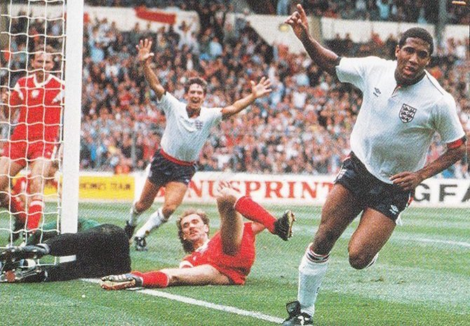 #OnThisDay in 9️⃣5️⃣ John Barnes made his final international appearance✨️
⚽️He replaced Paul Gascoigne for England🏴󠁧󠁢󠁥󠁮󠁧󠁿 vs 🇨🇴Colombia at Wembley✨️
🌎It was the #WatfordFC &amp; #Liverpool legend's 7️⃣9️⃣th cap, which was the record for a Black #ThreeLions int'l until 2010✨️ #ENGAND