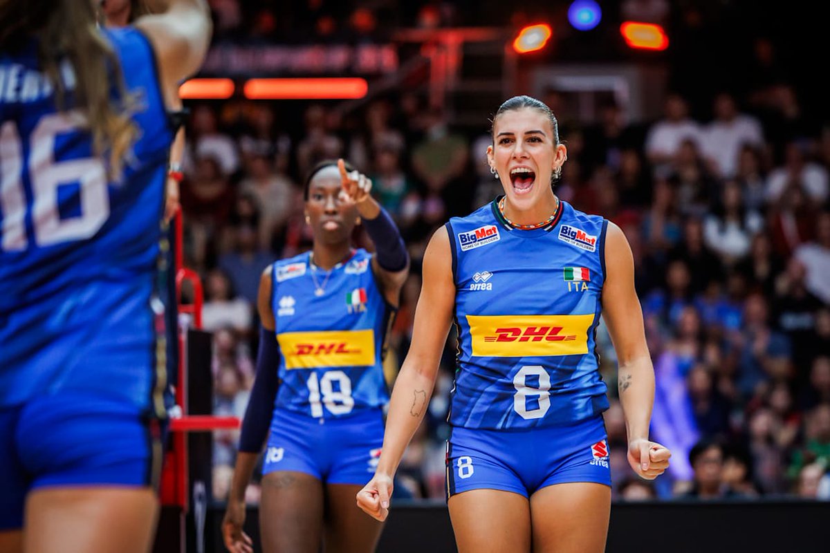 LA FINALE È NOSTRAAAAA 😍😍😍

Intensità, colpi da paura, adrenalina: ma che partita abbiamo appena visto??

L’Italvolley femminile non si ferma neanche davanti al Brasile: lo batte 3-2 e centra l’ultimo atto dei Mondiali in Thailandia!! 🙌

La striscia di vittorie consecutive