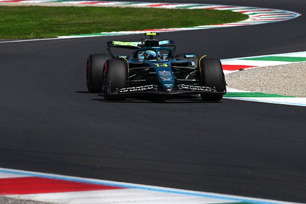 alomgc14's tweet photo. Alonso saldrá P9 en Monza. 🇮🇹

Vaya pedazo de clasificación nos ha regalado Fernando. Temenda posición de salida rompiendo los pronósticos que les colocaban en P15.

Seguramente no nos acordaremos con el tiempo, pero es una de sus mejores clasificaciones de siempre. https://t.co/TZokp1YBZ3