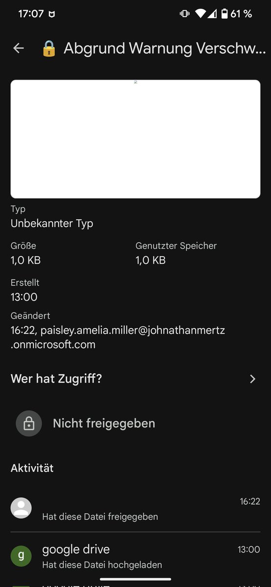 artwokey's tweet image. Frage:
Bekommt ihr auch seit kurzem solche Meldungen mit freigegebenen Dateien bei Google Drive?

#googledrive #spam