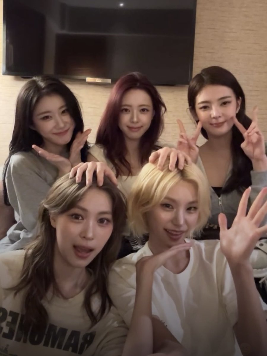 ㅅㄹㅎ. .💗💗💗💗💗💗💗💗💗💗