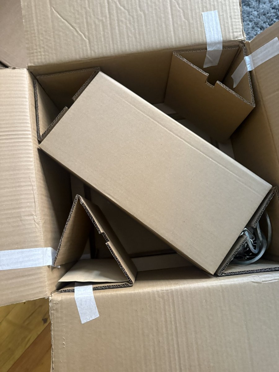badgerhelly's tweet photo. @johnlewishelp Picked up two light fittings from the post office today 1 fine packaged correctly the other your appear to have given me someone’s resealed smashed return!   difference in the packaging and one was taped differently with collapsed packaging https://t.co/7WPQgyuZwS
