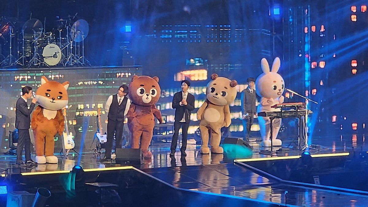 ᴋɪᴀʀᴀ 🐻🦊🐰🐶 tweet media