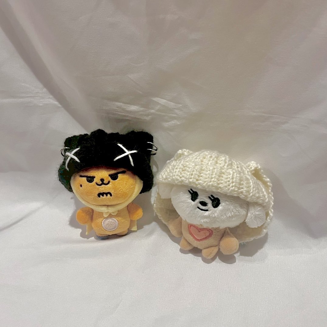little_girl_313's tweet photo. ボムギュのうさぎの帽子とヨンジュンの猫耳帽子編んだの〜〜〜🪄✨
キーリングの部分通せるように作ってるからいつでもつけてられるよ꒰՞ɞ̴̶̷̥⩊ɞ̴̶̷̥꒱֯ https://t.co/SQ1zIN9t0x
