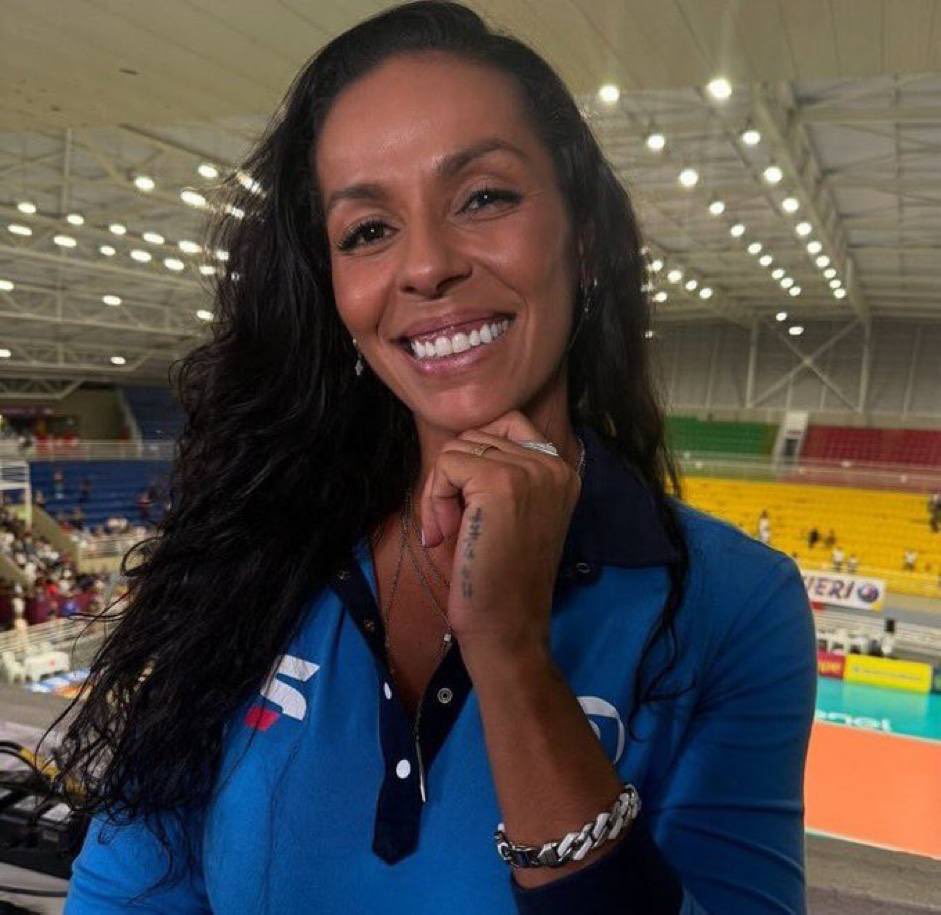 mas o fato é, sem a roberta e a bergmann, as meninas nao iriam ter conquistado muitas coisas durante esse mundial. desmerecer as jogadoras agora nao vai fazer com que mude o final. dito isso, fico em paz sabendo do quao bonito foi esse jogo #VoleiNoSportTV