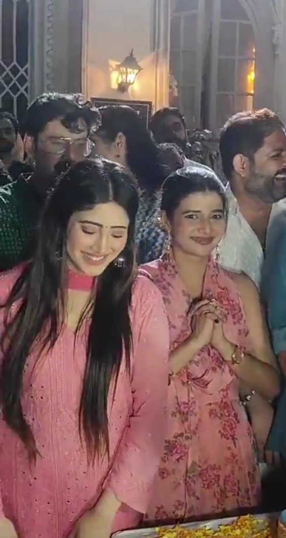 anee2680's tweet photo. My Focus on only her ๐ซถ
Bappa Visarjan with #DKPteam โค๏ธ
Her one glimpses made my day๐ญ๐๐ธ
#ShivangiJoshi #Balh4 #Naira #Yrkkh #Kaira https://t.co/e80PHyTTwN