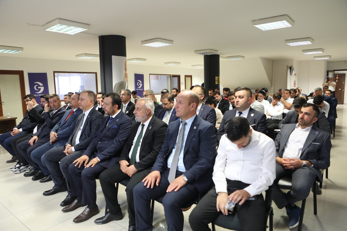 Milli Gençlik Derneğimizin eylül ayı il başkanları toplantısını il başkanımız Nebi KAPLAN'ın katılımıyla gerçekleştirdik. Cenabı Hak, önce ahlak ve maneviyat diyen şuurlu gençlerin yetişmesine vesile eylesin inşallah.
<a href="/ozvatan_ahmet/">Ahmet Özvatan</a> 
<a href="/NebiKaplan63/">Nebi Kaplan</a> 
<a href="/milligenclikmgd/">Milli Gençlik</a>