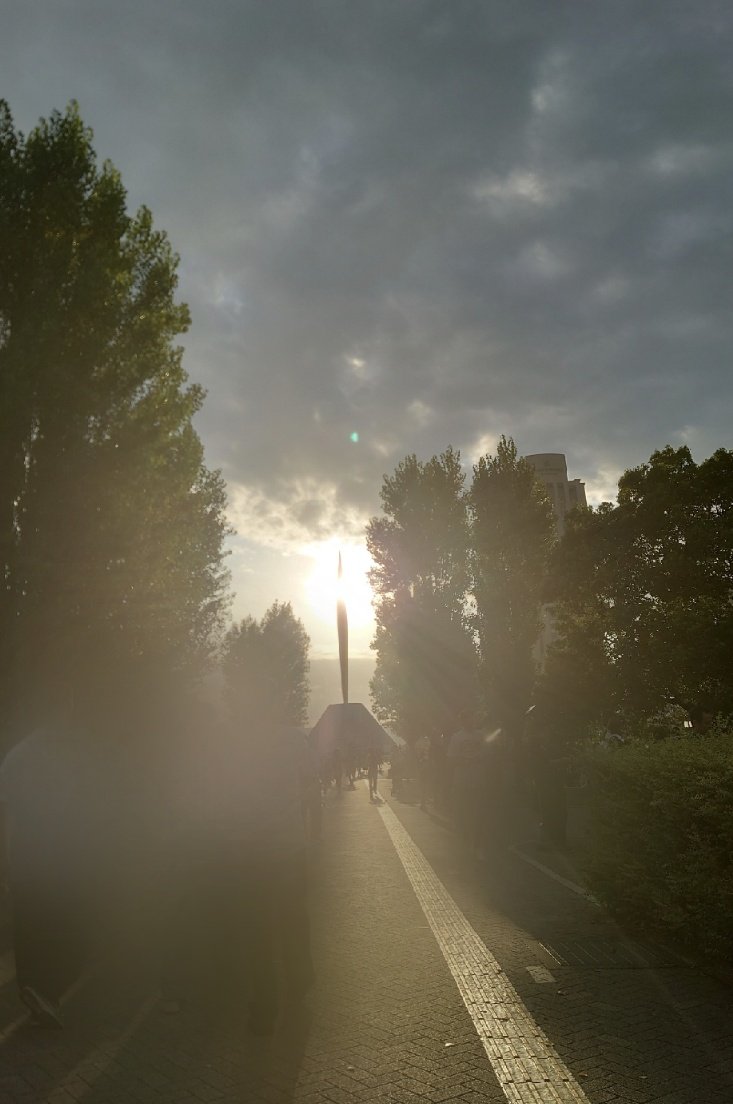 kuroyume2009Jan's tweet image. ステージ全部が見えて清春さんが正面
スゴい席だった
ベースもギターも
ドラムがこんなによく見えたのは久しぶりでした
楽しそうに叩いてたな〜

Zeppの2階席は昔の野球場のベンチみたいだったけど
(´▽`*)ｵﾂｶﾚｻﾏﾃﾞｼﾀ

 #INOS  #Zepp