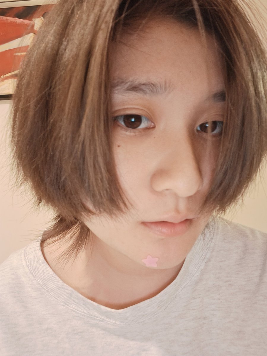 Xiaobai_hell's tweet image. 嗯 有我🛰️的有福了 可以看到本少帅帅的live图了