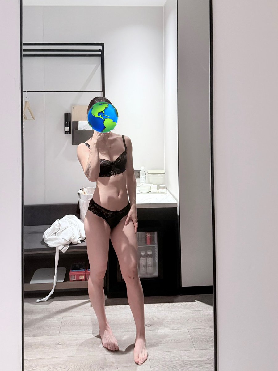 福利姬ALyouoy分享的黄推图片2 - 网红私拍内容