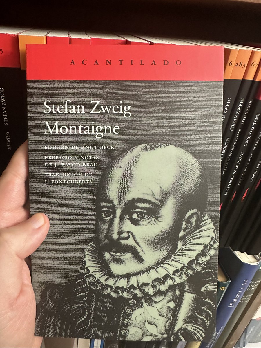 “Mi biblioteca es mi reino y en ella trato de que mi gobierno sea absoluto”. Los libros le cuentan sus puntos de vista, y él responde con los suyos. Expresan sus pensamientos y le inspiran otros. No molestan cuando él guarda silencio; sólo hablan cuando él les pregunta.