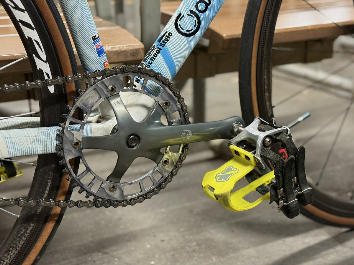 あいせぶーん tweet media