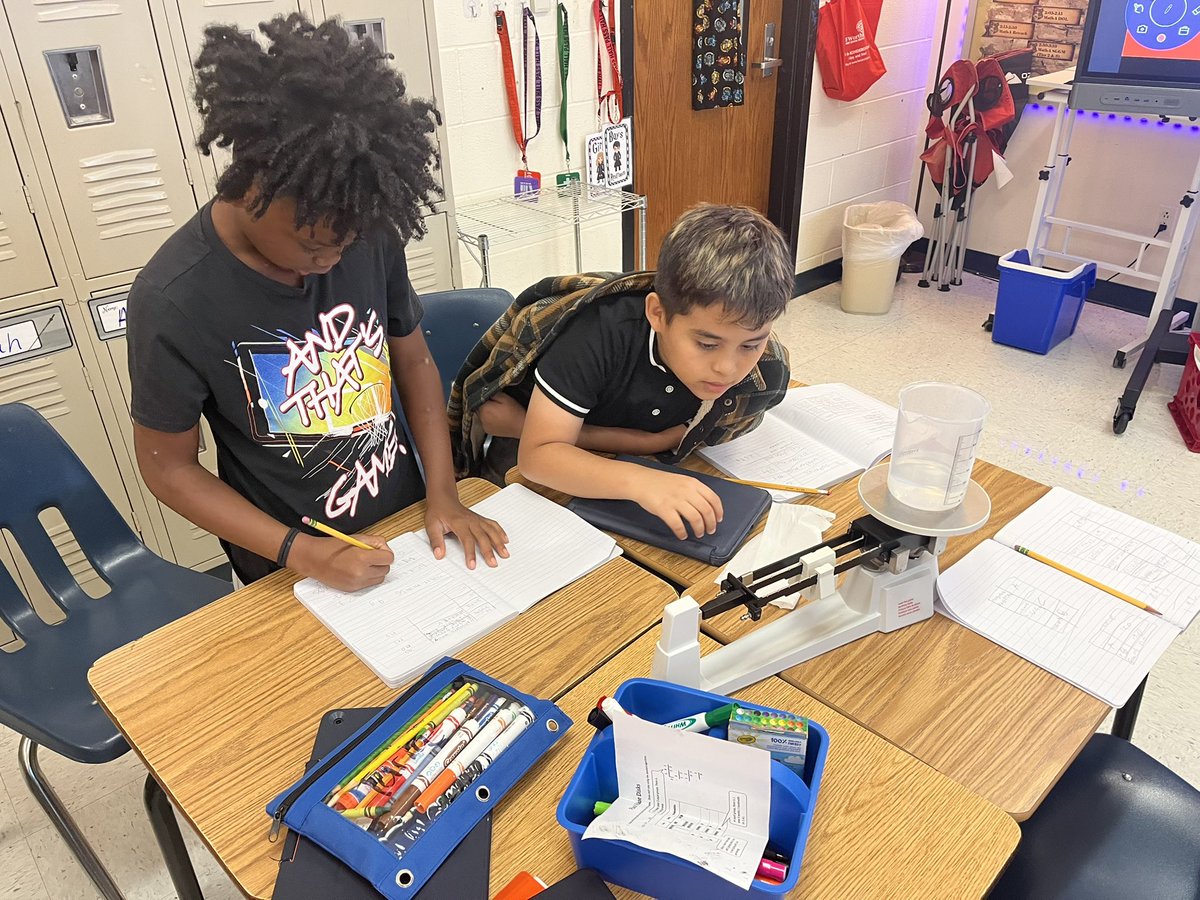 Our 5th grade Science Superheroes 🦸‍♂️🦸‍♀️ explored the Conservation of Matter today! By mixing water and salt, they discovered that mass never disappears—it just changes form. 💪🏽🦅 #BriscoeSTRONG #ScienceSuperheroes 
<a href="/FortWorthISD/">Fort Worth Independent School District</a> 
<a href="/CortezLupe1/">Guadalupe Cortez </a>