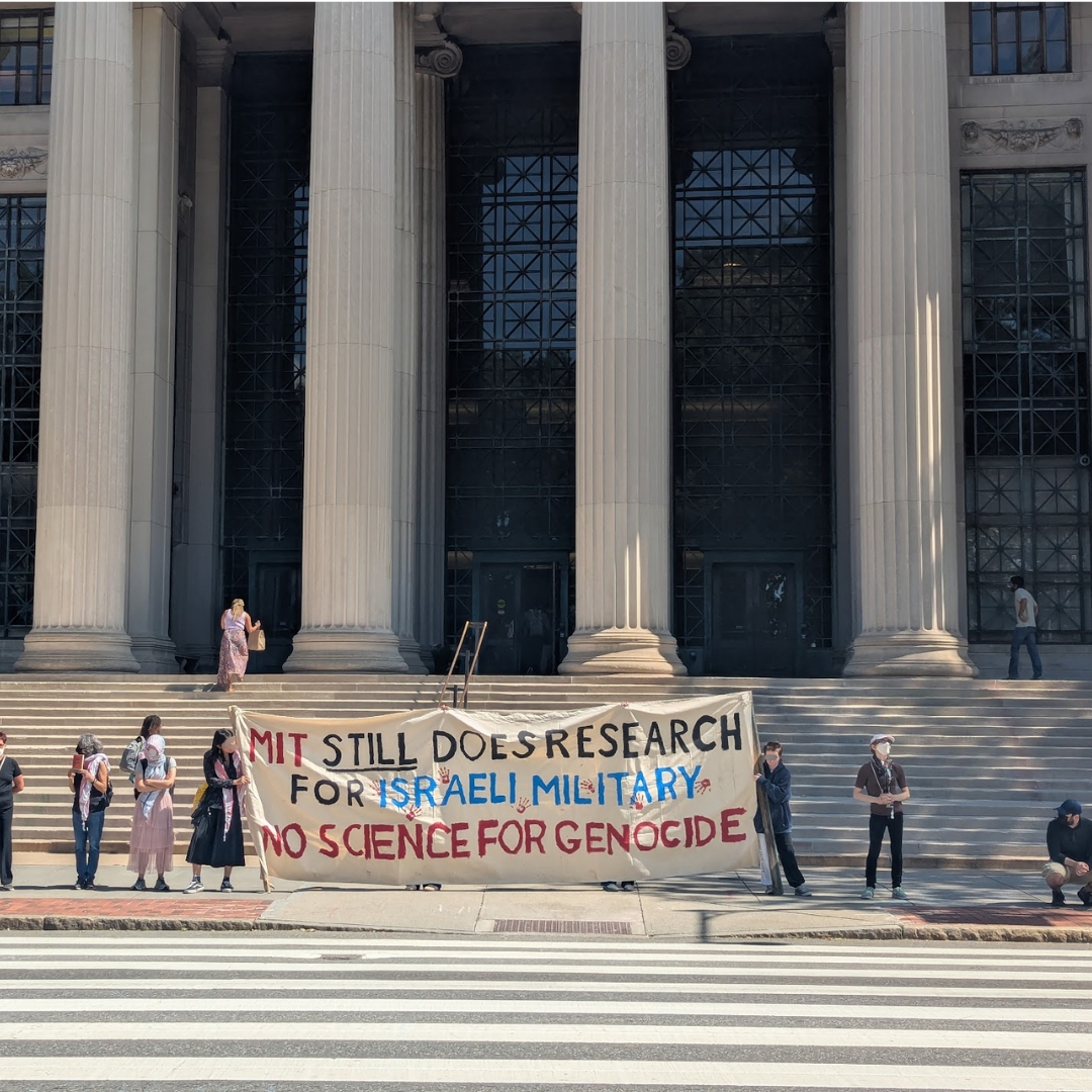 📍Spotted at MIT Lobby 7 this week

read more: ia600308.us.archive.org/33/items/mit-s…