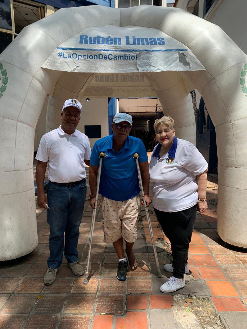 En nuestra jornada médico-veterinaria, contamos con la presencia de la Secretaria Nacional de Organización, secretarios administrativos, juveniles, y la Seccional Caracas. Un esfuerzo conjunto para mejorar la salud de la comunidad y la de sus animales. #AD84Años