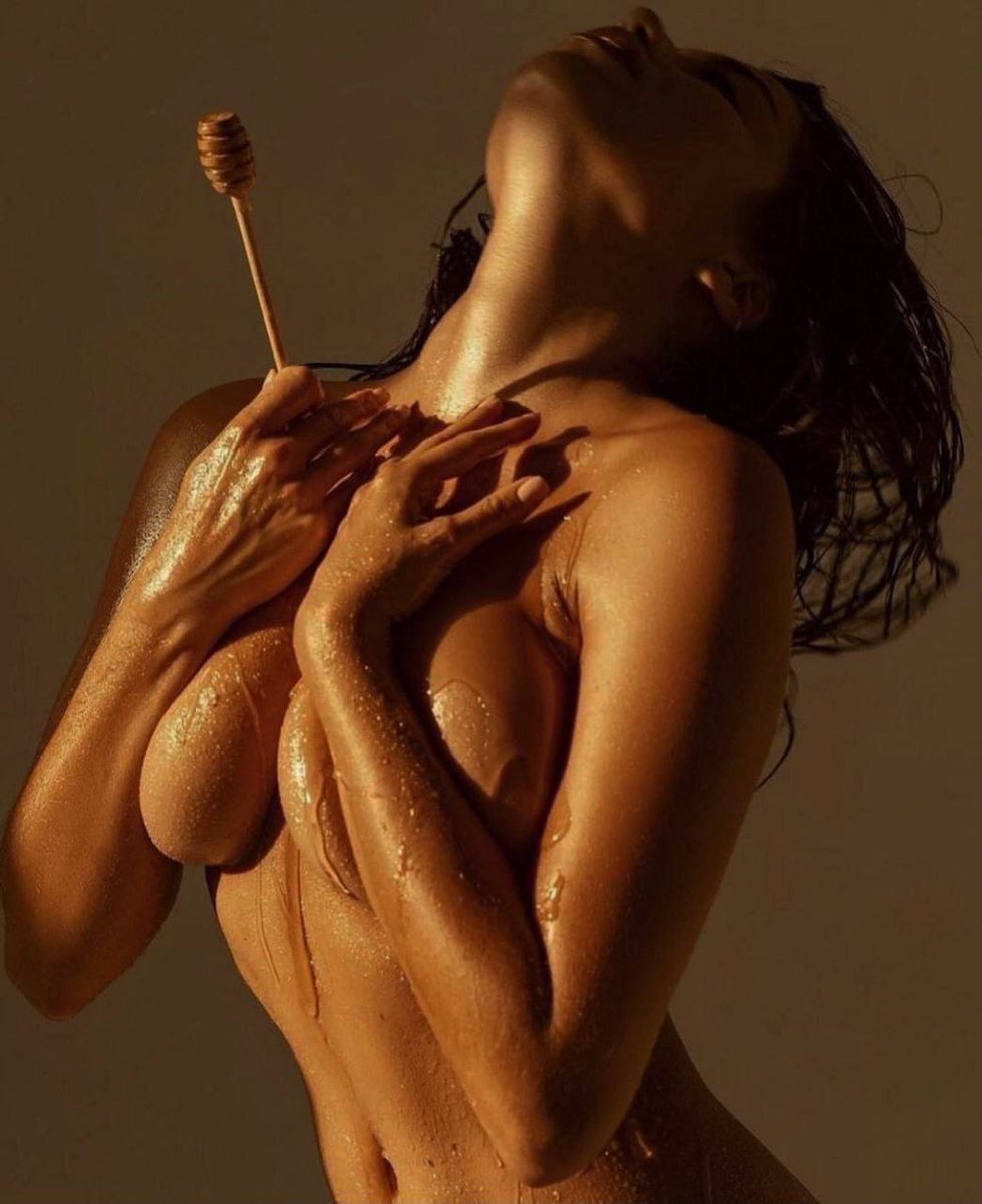 Dopo aver attinto al miele di un'infinita dolcezza, stordita, inebriata, tocchi cieli d'ambra riscaldando in profondità la stessa luce...