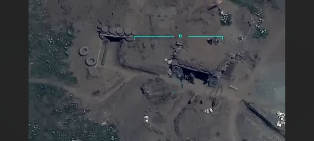backslide_121's tweet photo. @dronesdeguerra Tengo que hacerte una consulta. Por qué los displays en pantalla de esa grabación se parecen sospechosamente a los de un Bayraktar TB-2? Según tengo entendido la información en pantalla de los drones useños es muy distinta. https://t.co/UW8sCBM53Q