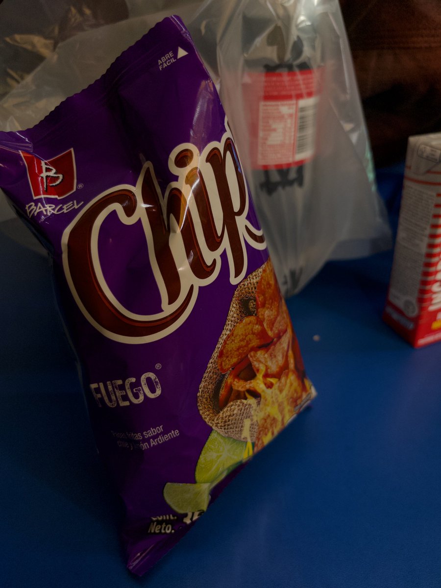 joedechrry's tweet photo. Vivan las fkn chips https://t.co/kqehdtlaiW