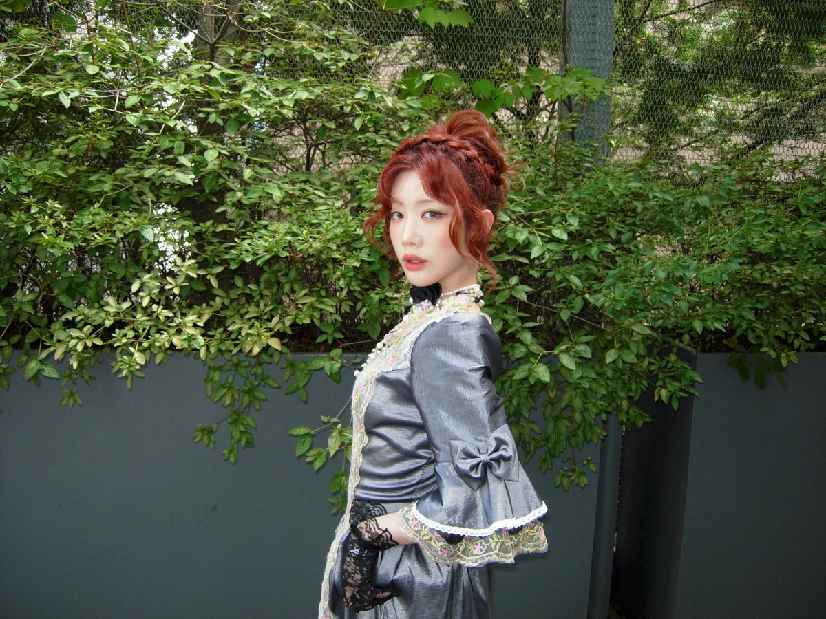 kimlipmedia's tweet photo. [250907] (12:26 AM)💋🫧

for ouriis who are already saying they miss me  

this queen is giving you a photo

👤: ㅋㅋㅋㅋㅋㅋㅋㅋㅋㅋㅋㅋㅋ yes your majesty ㅜㅜ i’ll obey  

that’s like a historical drama https://t.co/Ze3Jhjz7k3