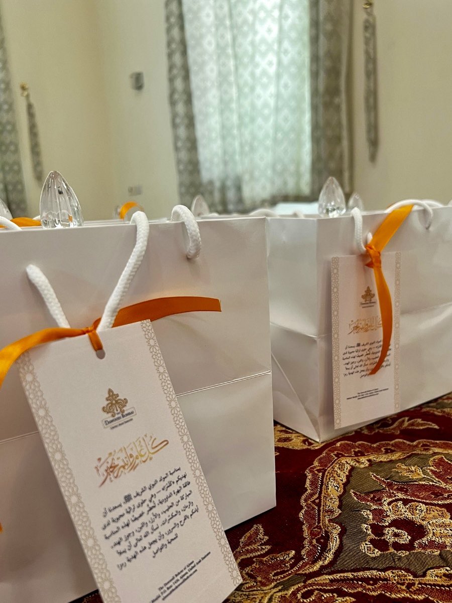 احتفل أبناء طائفة البهرة الداوودية في عجمان 🇦🇪 بالمولد النبوي الشريف بتوزيع "كلمرا" 🍯🥥🍚، طبقهم التراثي الذي يجسد معاني الفرح والبركة، مجددين قيم المحبة.
#المولد_النبوي_الشريف #مولد_النبي