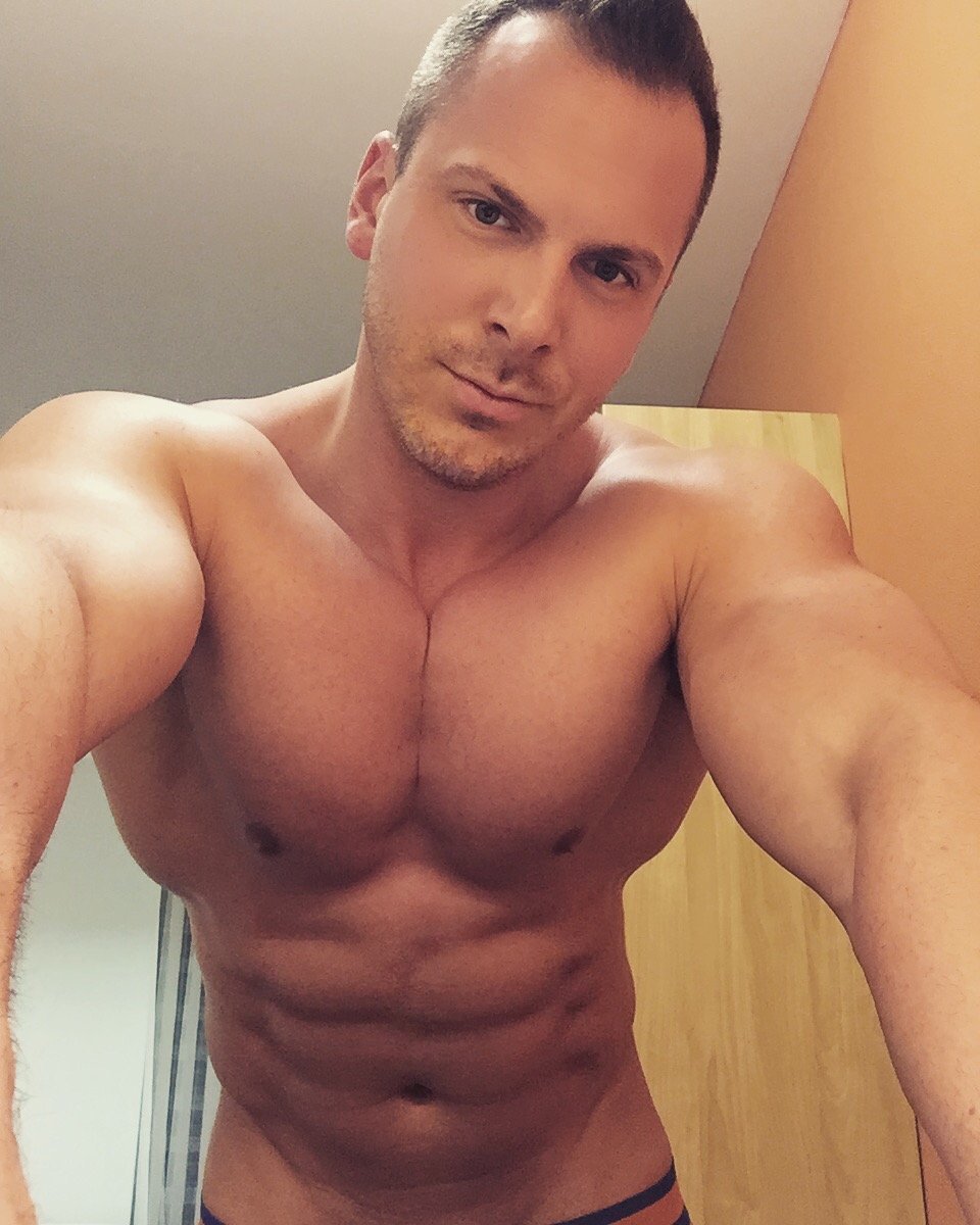 Want me on top of you… taking full control?
Apply in comment