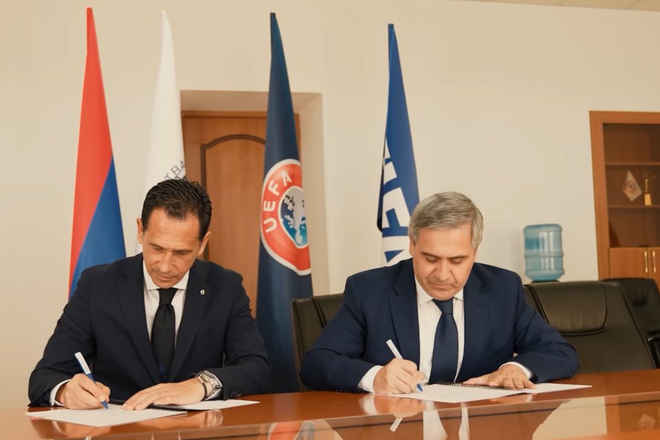 #Armenia, #Portugal football federations sign memorandum

armenpress.am/en/article/122…