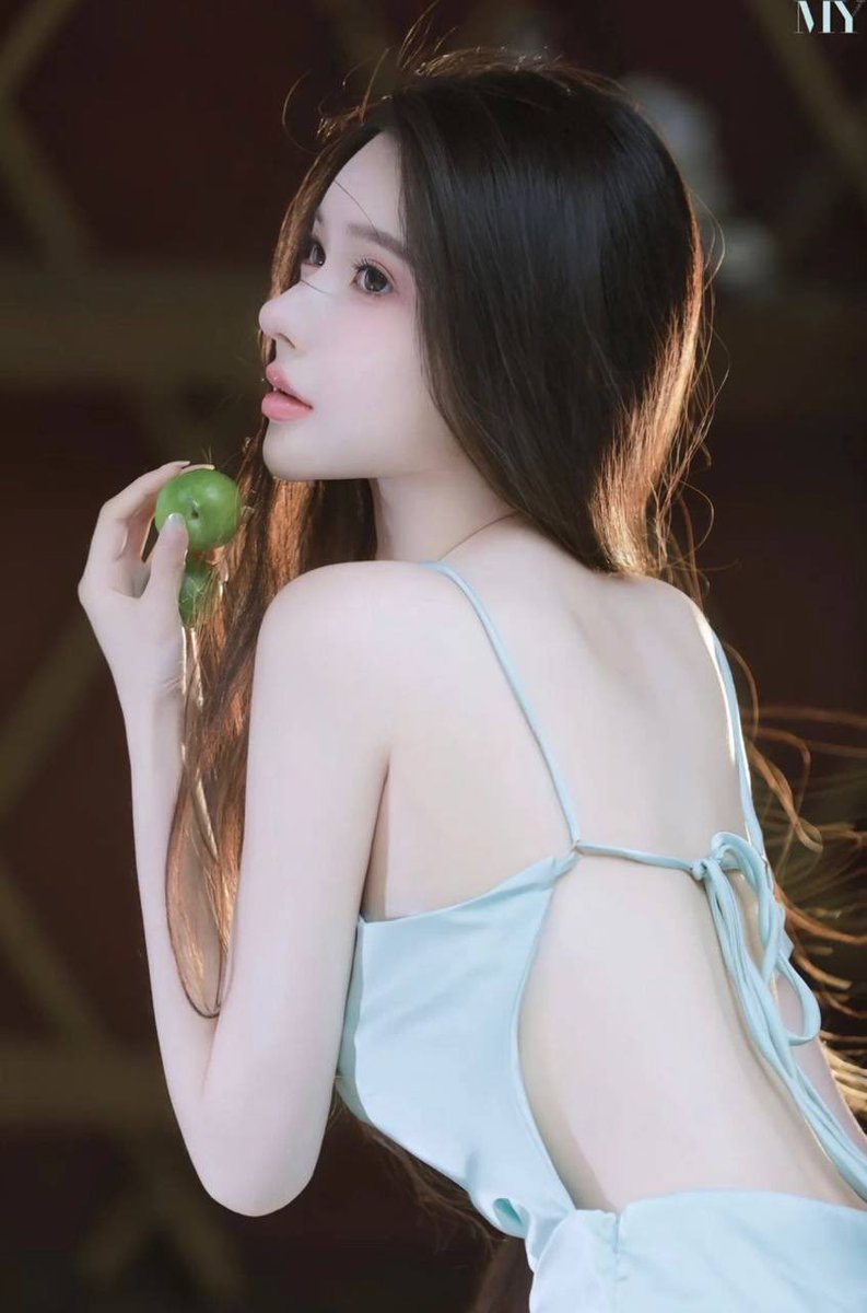 福利姬灵灵全球cos外围经济（全国独家资源）分享的黄推图片3 - 网红私拍内容