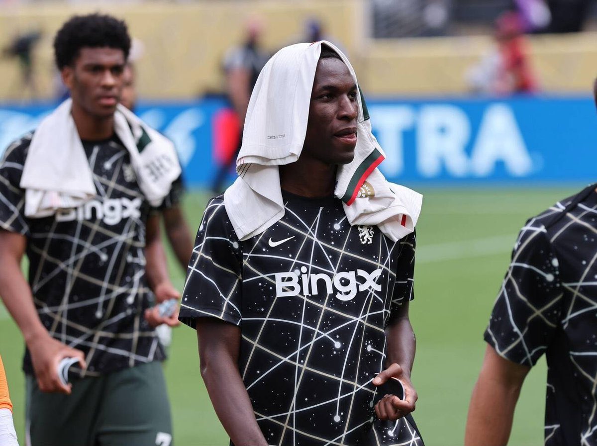 🚨 نيكولاس جاكسون: "كنت سعيدًا جدًا بالتوقيع لأحد أكبر الأندية في العالم، وفي نفس الوقت كنت حزينًا قليلًا لمغادرة تشيلسي، وزملائي والجماهير. عشت هناك الكثير من المشاعر القوية: فزنا بدوري المؤتمر وكأس العالم للأندية."