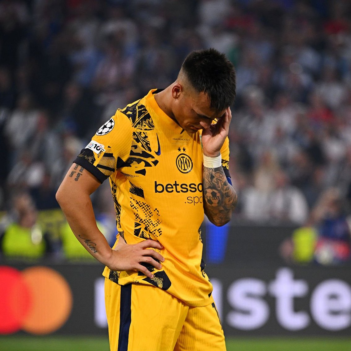 🇦🇷🎙️ Lautaro Martínez:

"It's true, I didn't speak to anyone for five days after the Champions League Final loss. I wanted to talk to people, my teammates, but I couldn't. I tried, but nothing would come out. I was stuck. 

I was so anxious and sad. We had the chance to win three