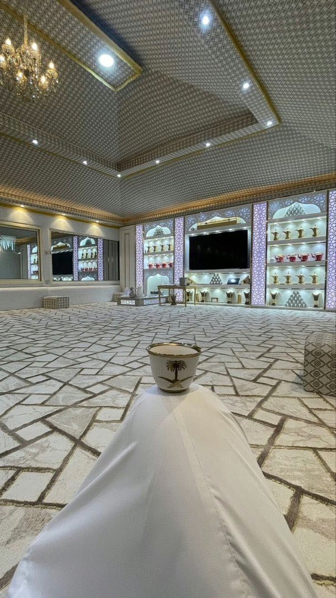 FariiFs's tweet photo. فنجال مع نصيحة ابدية :

لا ترفع الهقوه . . ولا تظلم الناس 
خلّك وسط بين الحذر والهقاوي :) https://t.co/sfMbvr7wG2
