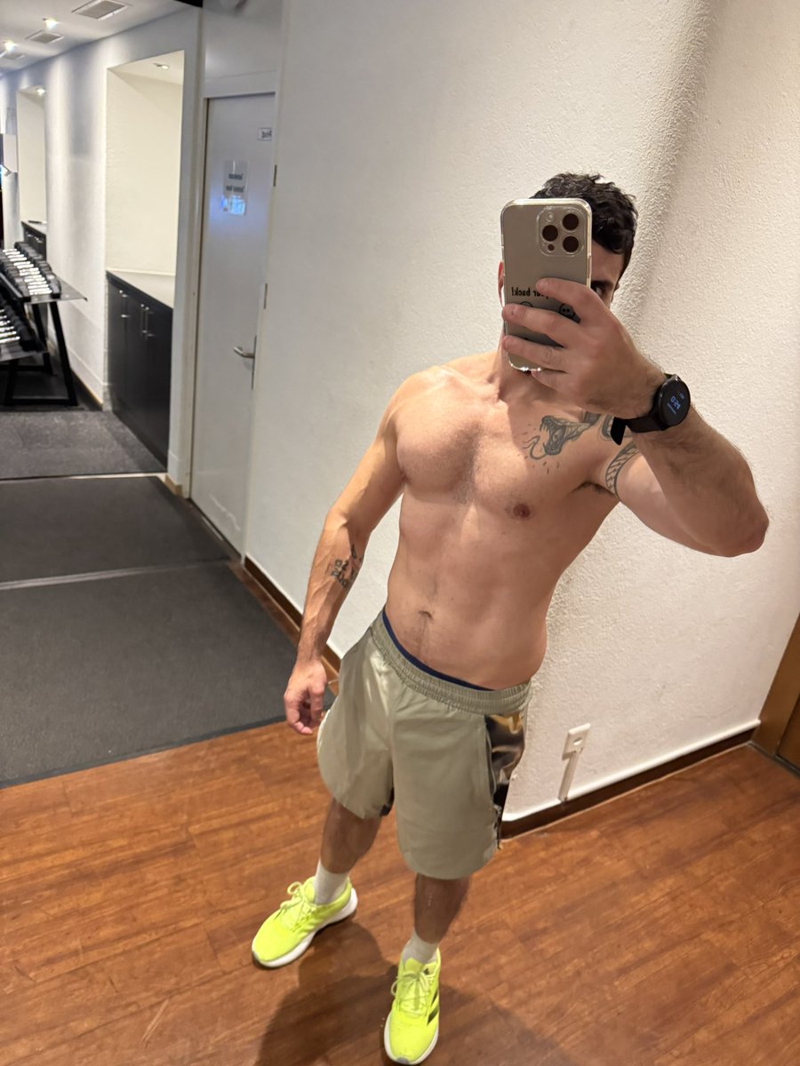 FilipeDar7h's tweet image. One more day at the office.

#mornings #gymAddict #stronger