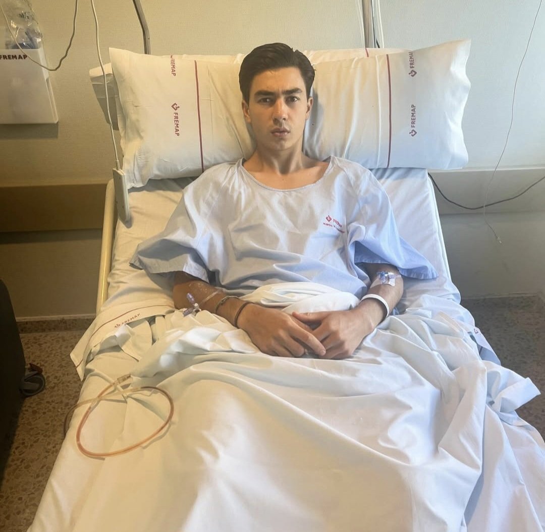 Muchísimas gracias a todos los que se han preocupado por mi estado de salud en las últimas horas.
Sus mensajes me llenan de ánimo.para seguir adelante.
La ilusión de reaparecer en los ruedos es mas intensa que cualquier dolor, asi qué espero verlos pronto.