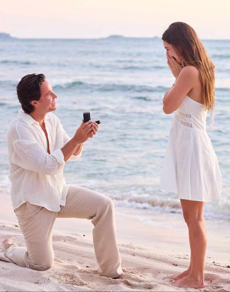 acervosoyluna's tweet image. É OFICIAL MESMO O PEDIDO DE CASAMENTO VEIO AÍ!!!!