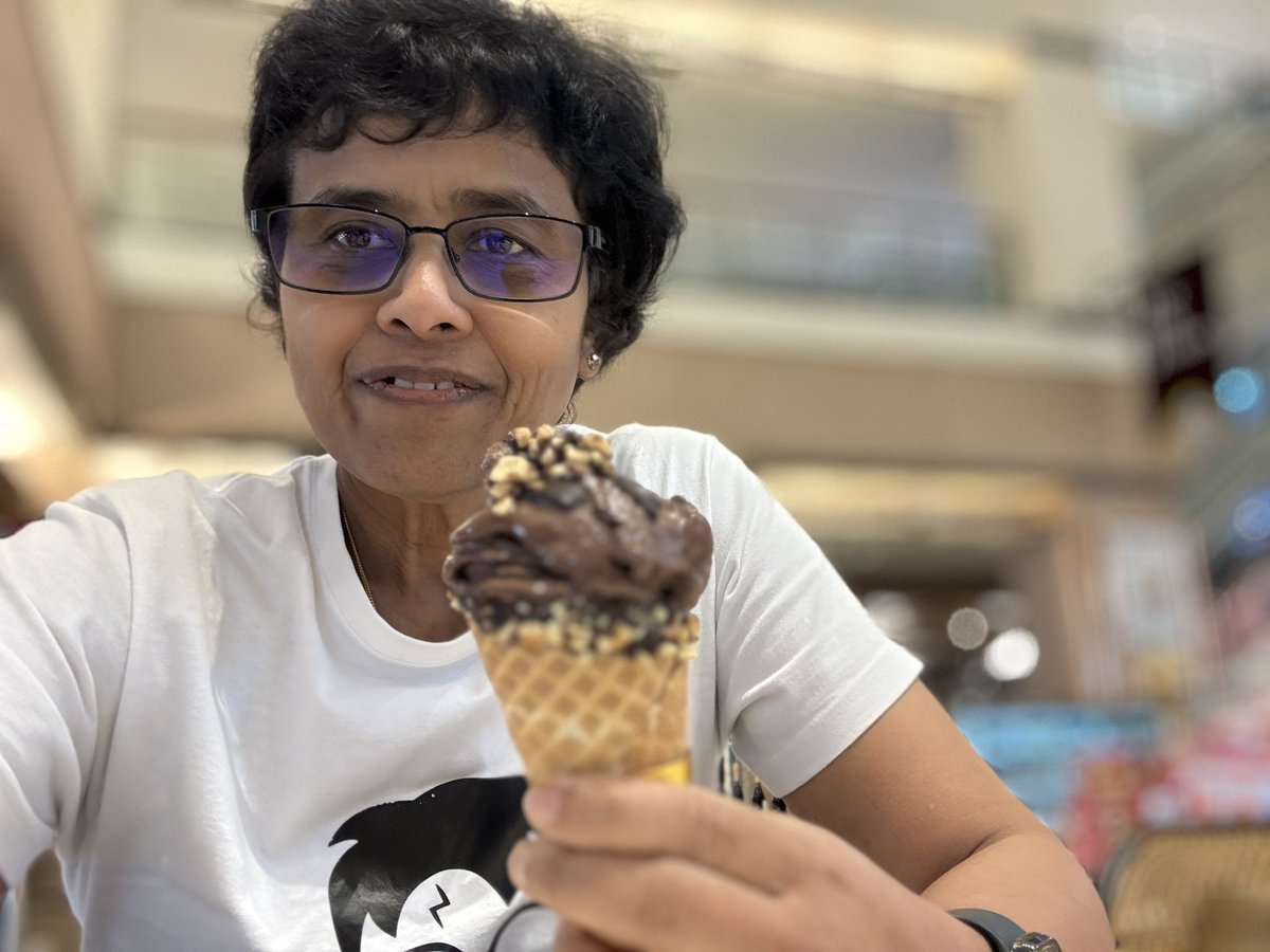 drshamala's tweet photo. Food is happiness!
The food industry has brilliance we can sure learn from! How the pleasures of life can be served with “kind of” no guilt!  Throughly enjoyed this super delicious Gelato Italiano Momento - which simply meant to me “yummy”!
Happy weekend everyone! https://t.co/Ni0x68YWoN