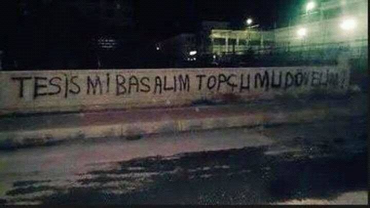 XYyadaZ's tweet photo. @Trabzonspor Yönetim istifa https://t.co/X4y7ifnedx