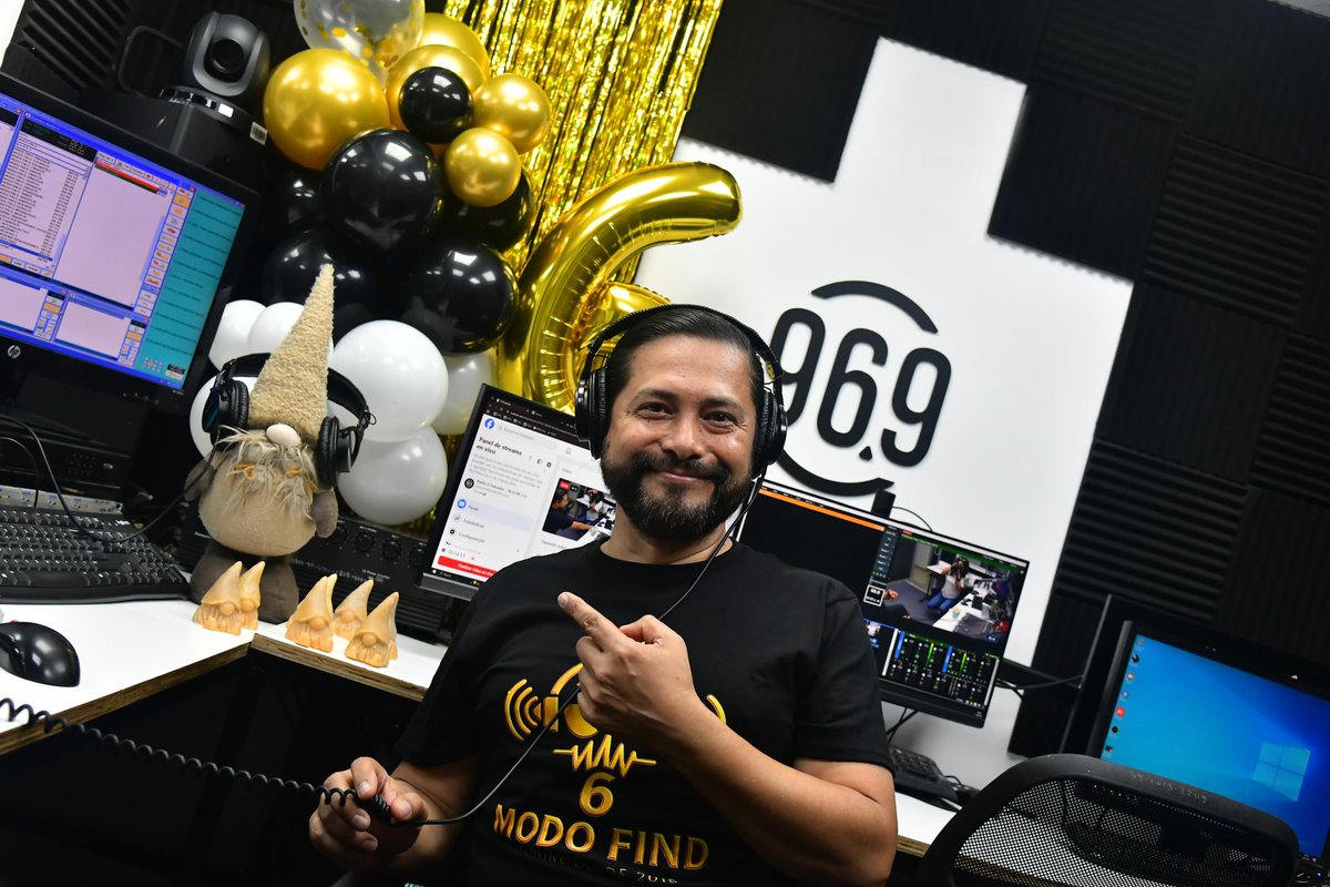 rsv969's tweet photo. Acompáñanos esta mañana en la celebración del aniversario 6 del programa #ModoFinD.🥳😎
Sintonízanos en Facebook Live y TikTok Live.📲 ¡Sé parte de esta celebración en la primera estación radial de El Salvador y Centroamérica!📻🇸🇻
#RadioElSalvador #RumboAlCentenario https://t.co/xcbn6R7ssm