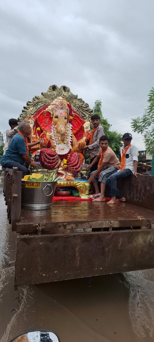 BjpBotad's tweet photo. 🚩 ભારતીય જનતા પાર્ટી - બોટાદ જિલ્લા આયોજિત ઓપરેશન સિંદૂર થીમ આધારિત ગણેશ મહોત્સવ-૨૦૨૫ 🎯
🔔 વિસર્જન ની અવિસ્મરણીય ક્ષણો 🙏🏻
બોટાદ જિલ્લા સોશિયલ મીડિયા વિભાગ
#ganpatibappamorya #bjp4botad #botad #ganeshutsav #visarjan #ganpati #ganeshfestival #ganpatibappa https://t.co/VVRAnikLma