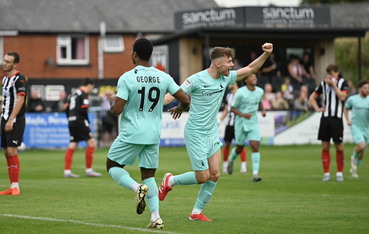 telfordutd's tweet photo. FULL TIME: CHO 3-1 TEL
Thank you to @KDSPhotographs for images of this afternoon's contest ⬇️