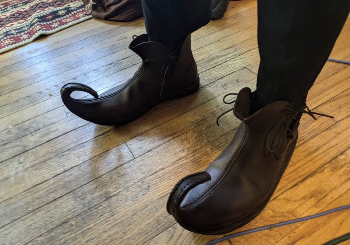 gregthesorcerer's tweet image. Before you judge me walk a mile in my shoes