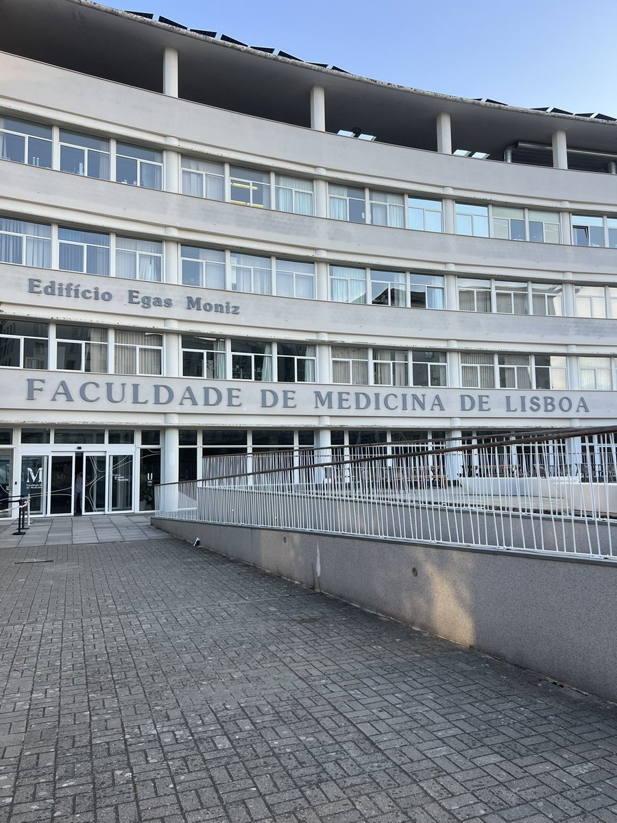 diogocarmali's tweet photo. Yesterday at the “Curso de Escrita de Artigos de Investigação Clínica, com apoio da IA”, organized by GAPIC at Faculdade de Medicina da Universidade de Lisboa 

Always good to be back home! https://t.co/WtClK34hCP