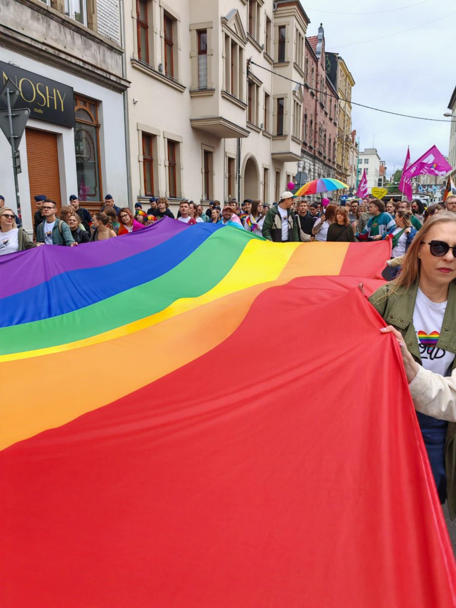 🏳️‍🌈 Marsz Równości w Katowicach

Dzisiaj było jak zawsze – barwnie, radośnie i z dobrą energią! 🌈✨
Pogoda może nie rozpieszczała, ale i tak miasteczko w parku szybko się zapełniło. 💪
Do zobaczenia za rok! ❤️

#MarszRówności #Katowice #Równość