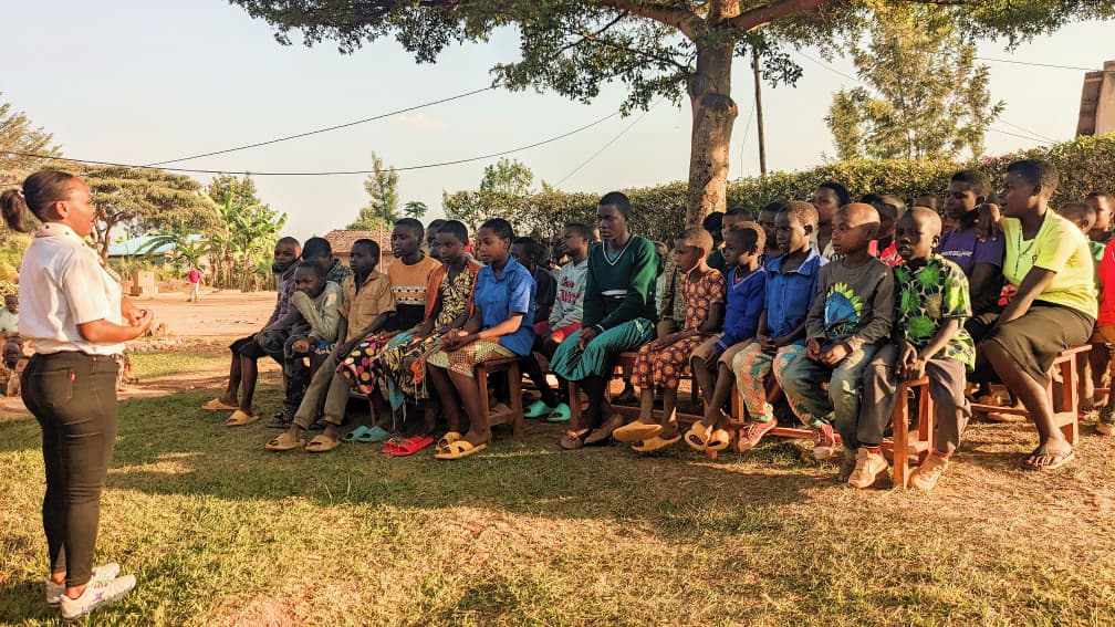 Ejonihez's tweet photo. ✨✨
Kuri uyu wa 5 muri @GisagaraDistr (Kigembe) muri gahunda y'Uburezi kuri buri mwana, dufatanyije n'abaduteye inkunga, twabashije gushikiriza abanyeshuri bagera kuri 65 ibikoresho by'ishuri mu gihe twitegura gutangira umwaka wamashuri 2025-2026.
Mwakoze kwifatanya natwe👏 https://t.co/pmqDUNj13S