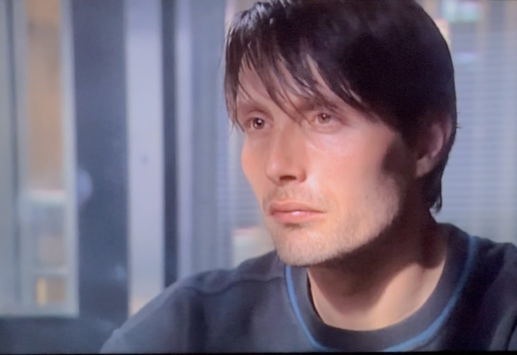 XjVtgxMVmNcC2qj's tweet photo. フィッシャー前髪おろして神々しすぎて…♡
#UNITONE #MadsMikkelsen https://t.co/D9atotIpLf